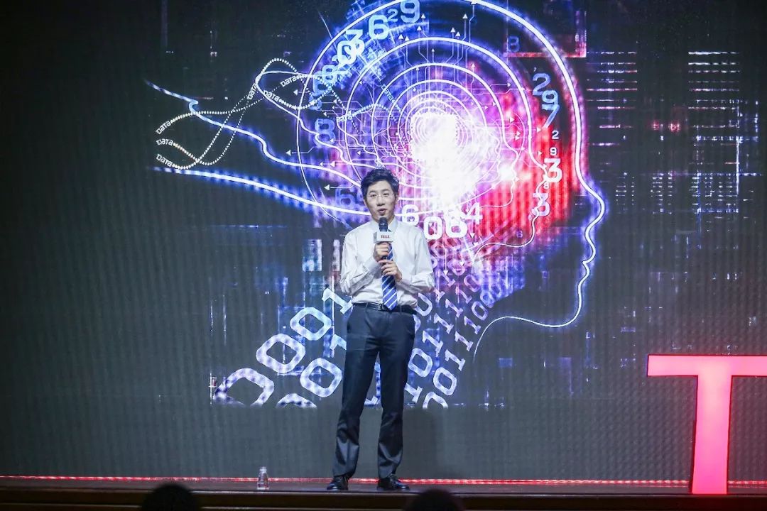 黄翔博士的"开脑"演讲,用敬畏与感动守护生命的禁区