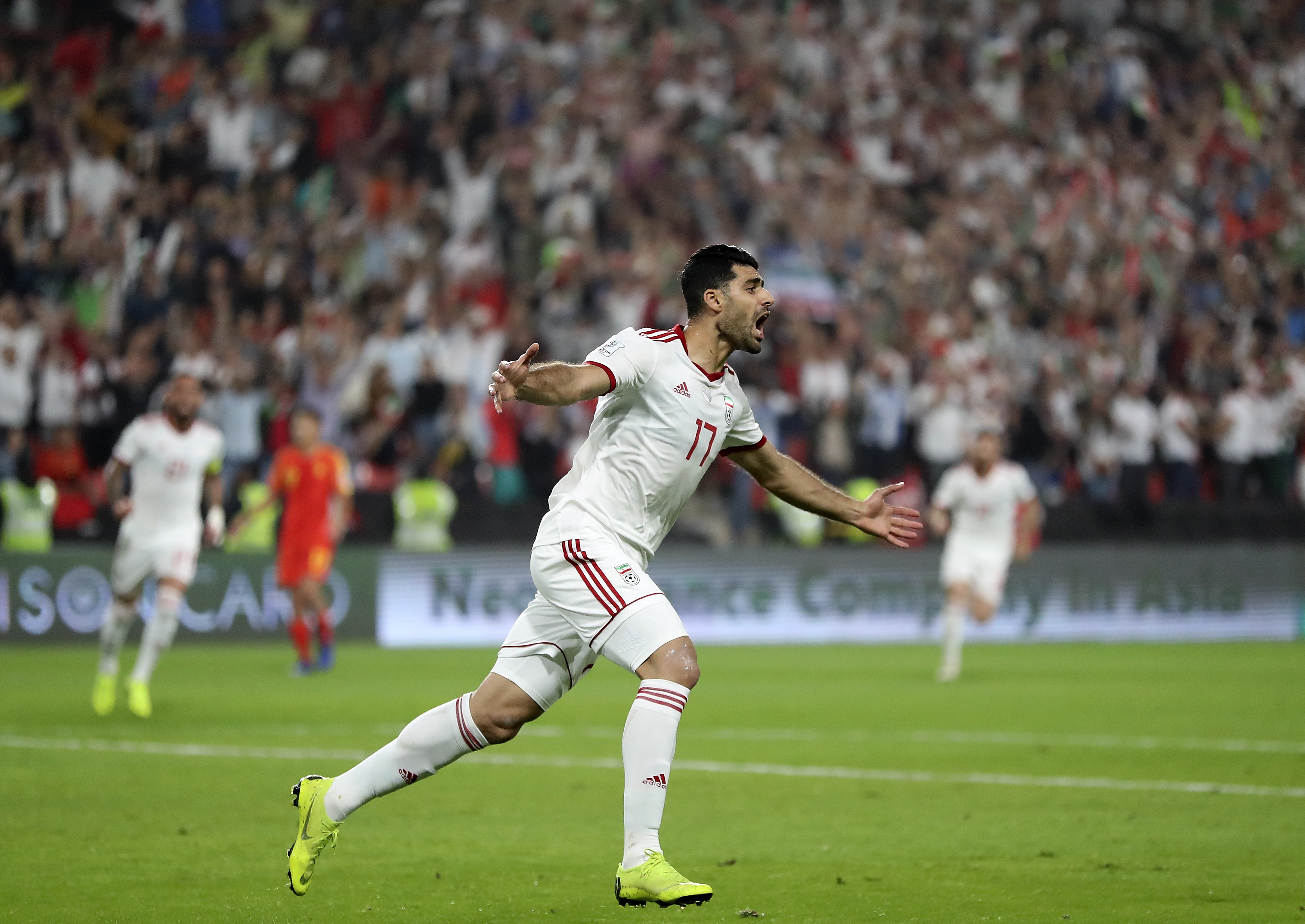 伊朗足协主席怒批美国总统！5名女足获澳庇护，2026世界杯前景成谜