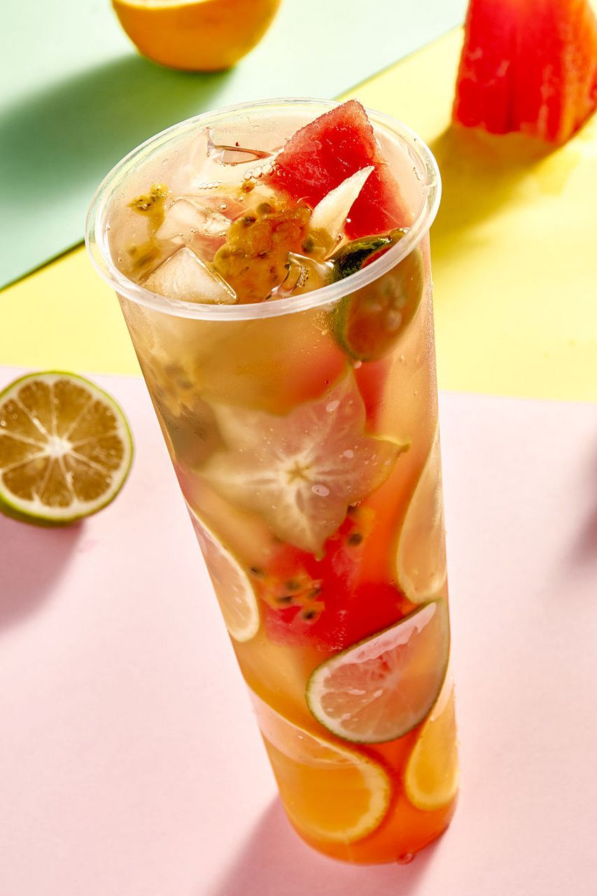 果茶和奶茶的热量取决于具体的种类和配料,奶茶通常含有较高的糖分和