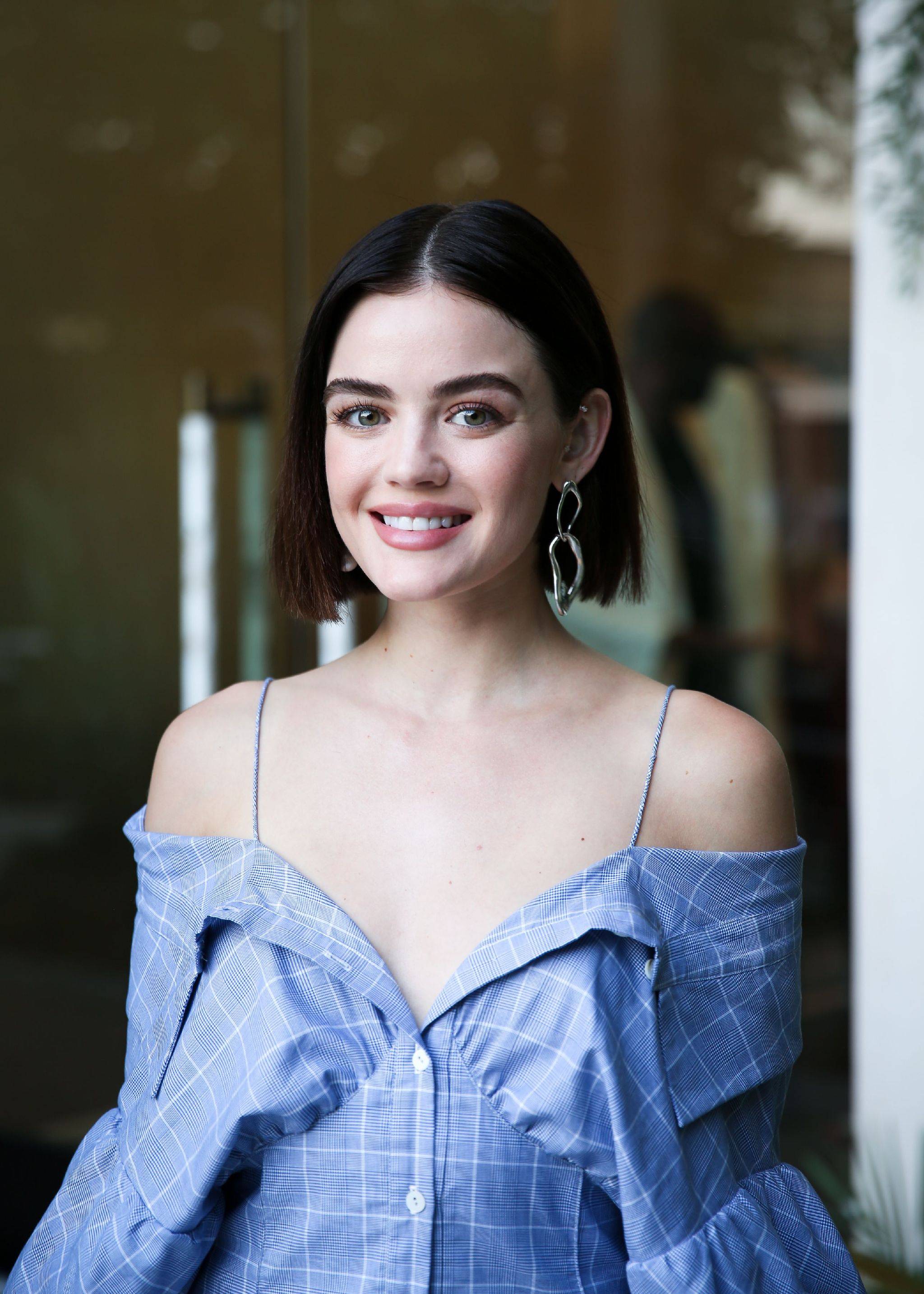 女星lucy hale,出席jonathan simkhai品牌的旗舰店开业庆典!