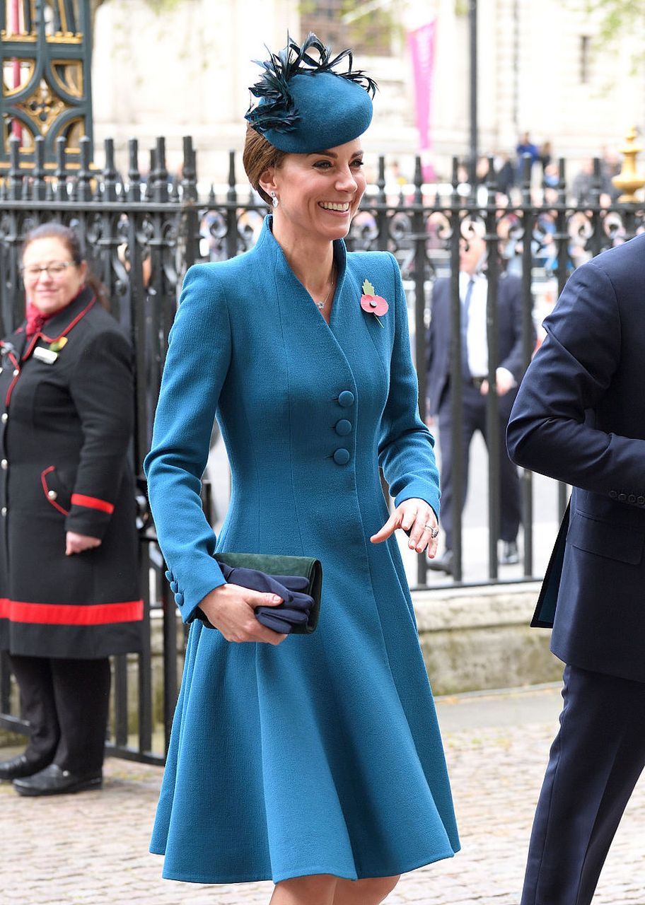 揭秘英国皇室宝石蓝!源自古老青金石,蕴含尊贵,荣耀与神秘.