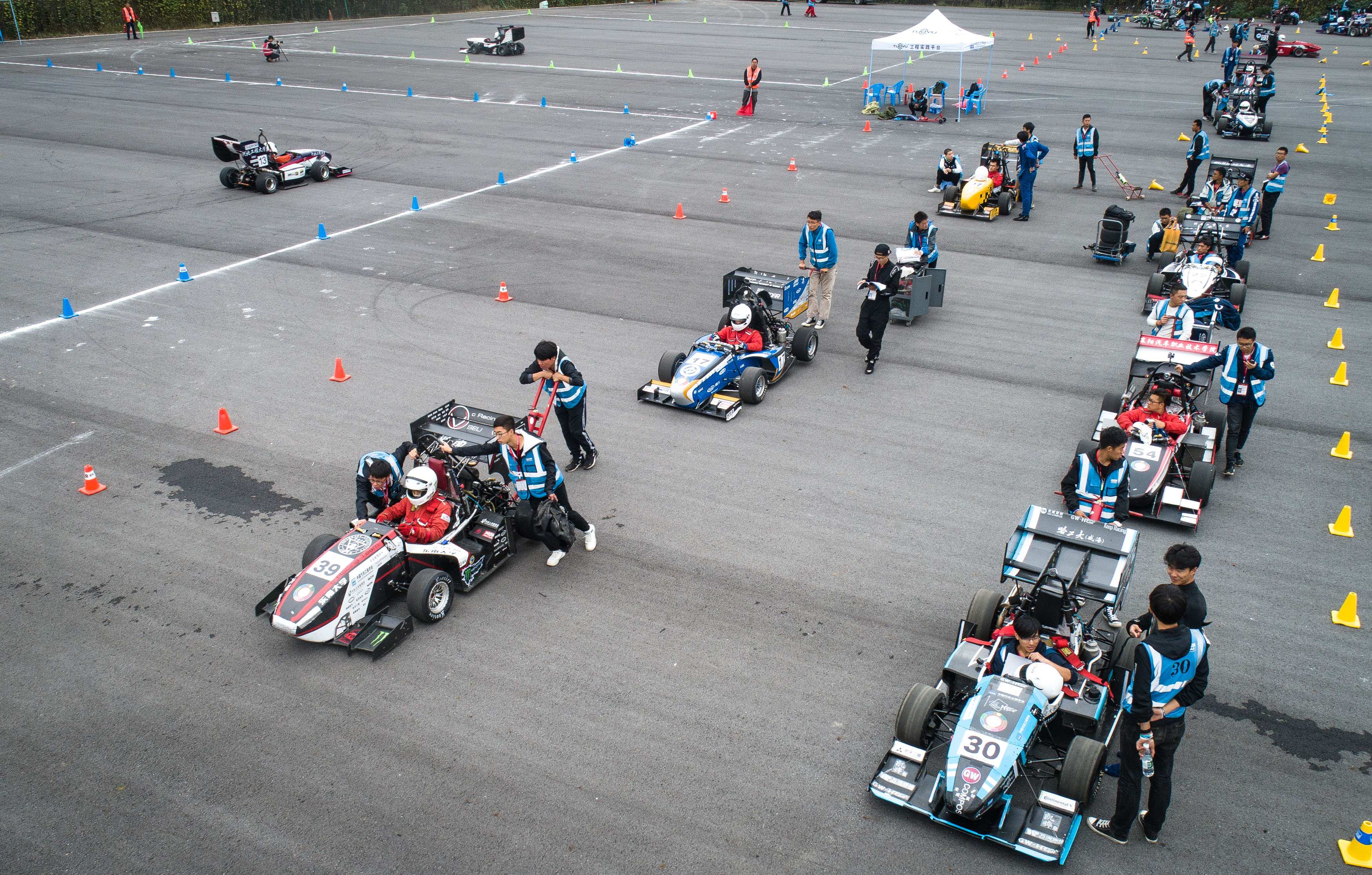 赛车——2019中国大学生方程式汽车大赛举行