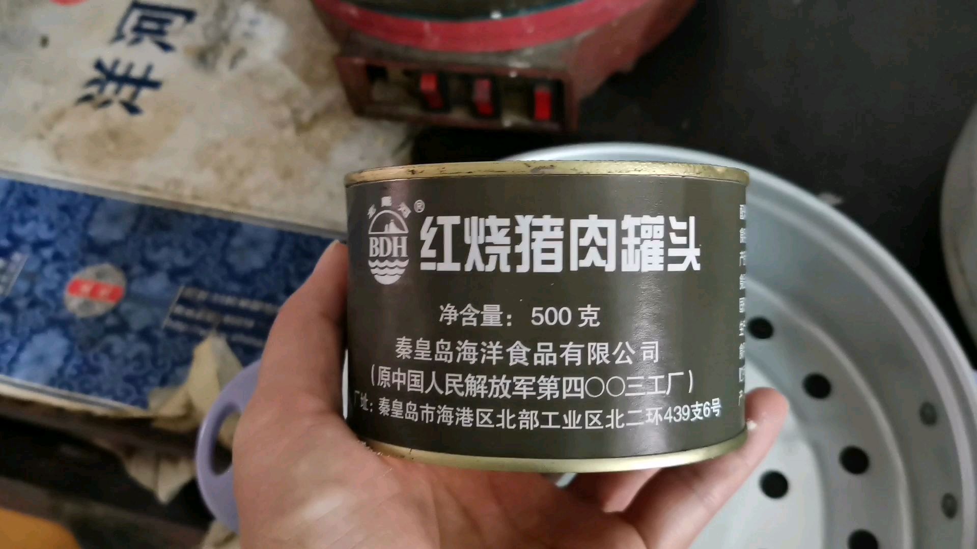 在野外 筋疲力尽时 如果有这么一罐红烧肉罐头 一定金子都不换