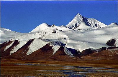 各拉丹东雪山,景色秀美,美不胜收,美得像一副画