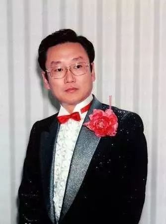 72岁歌唱家蒋大为,与妻子走过45载,一家人在加拿大享受天伦!