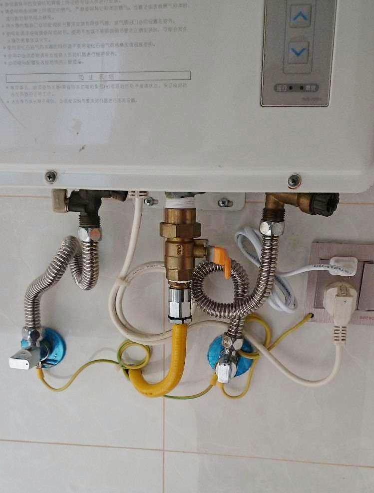 商品专题_热水器热水 优质回答 虽然目前来看电热水器要比燃气热水器