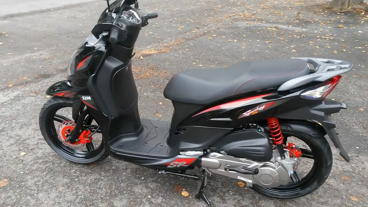 实拍三阳运动踏板车sr125!