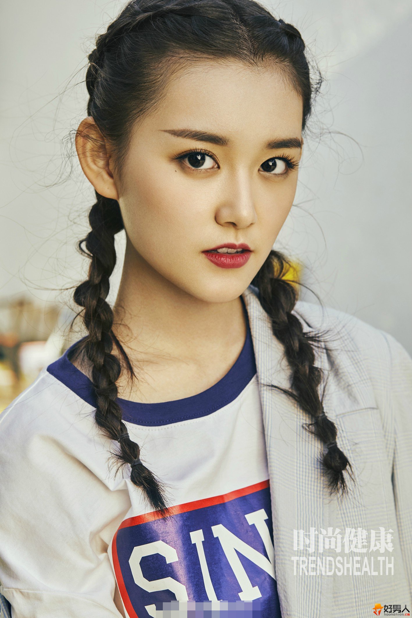 【深受观众喜爱的00后女星】在《笑傲江湖》中,年仅13岁的蒋依依凭着