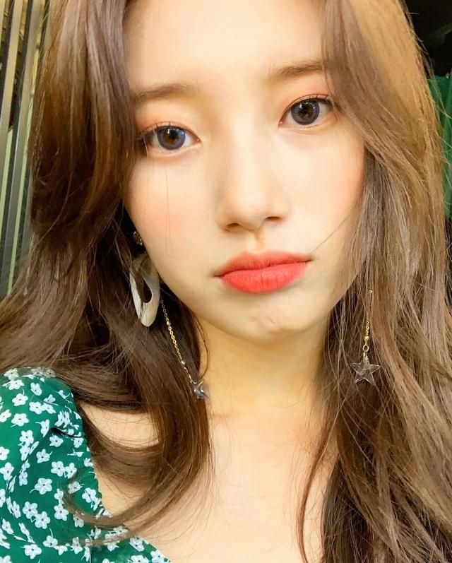 裴秀智晒自拍美照颜值逆天 头戴恐龙帽子可爱到爆