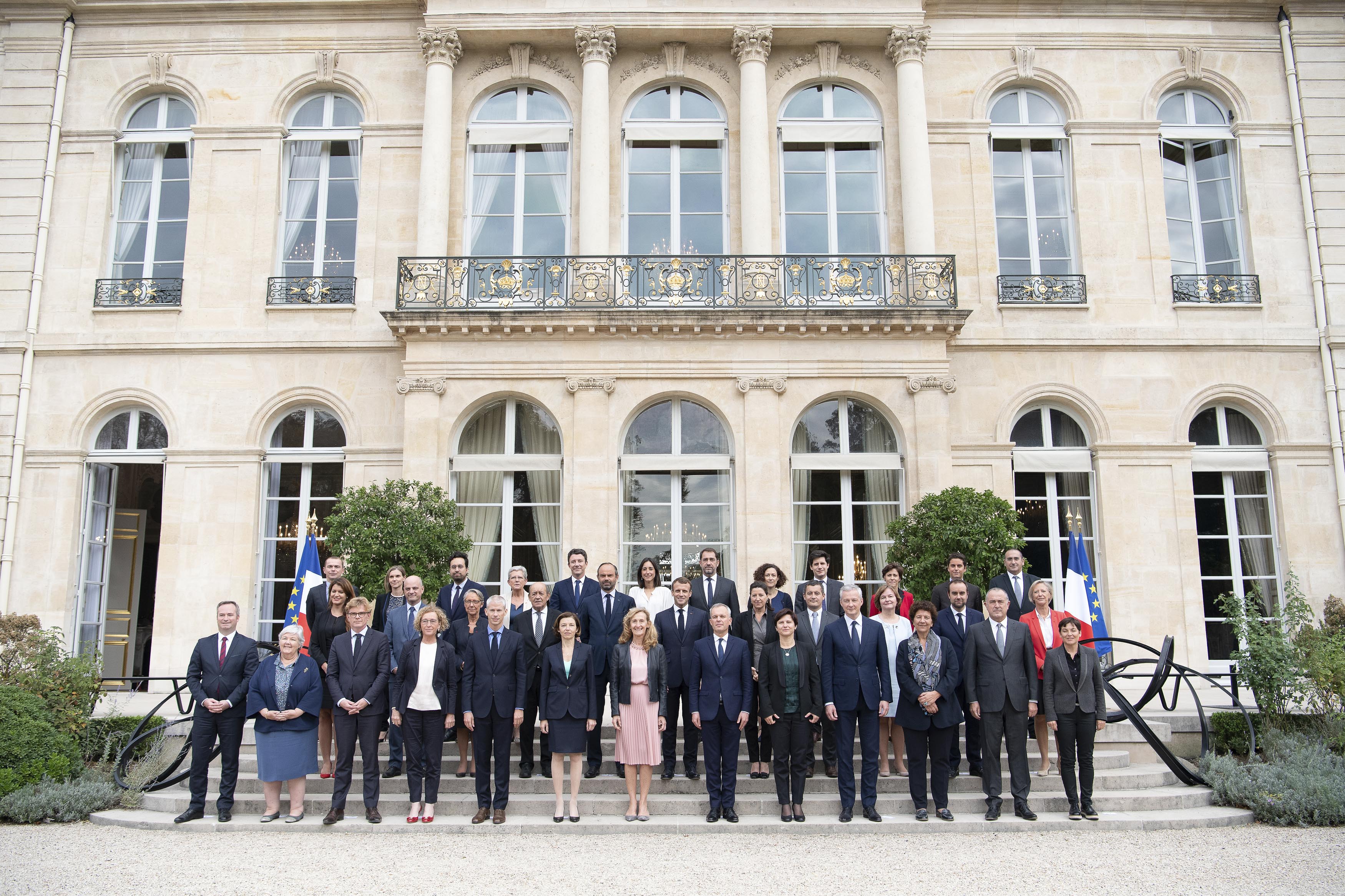 法国政府召开新一届内阁会议