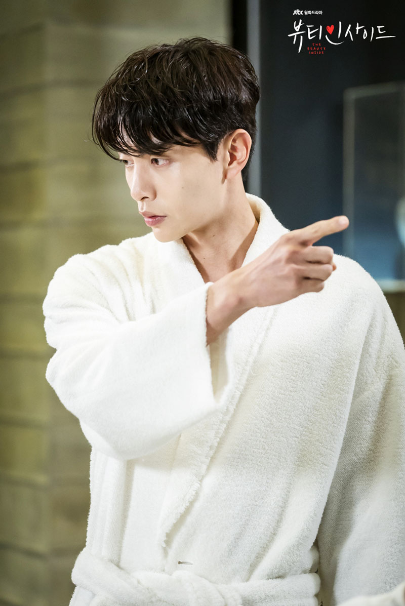 李民基《内在美》帅气剧照图片(二)【免责声明】图片均来源于网络,若