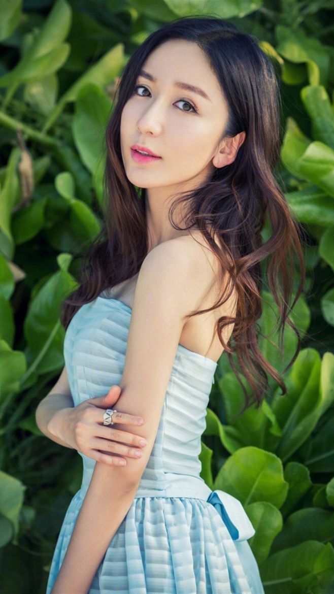 穿书女配:她是爸爸的千金长女,窈窕端庄,却被穿成了面瘫女配!