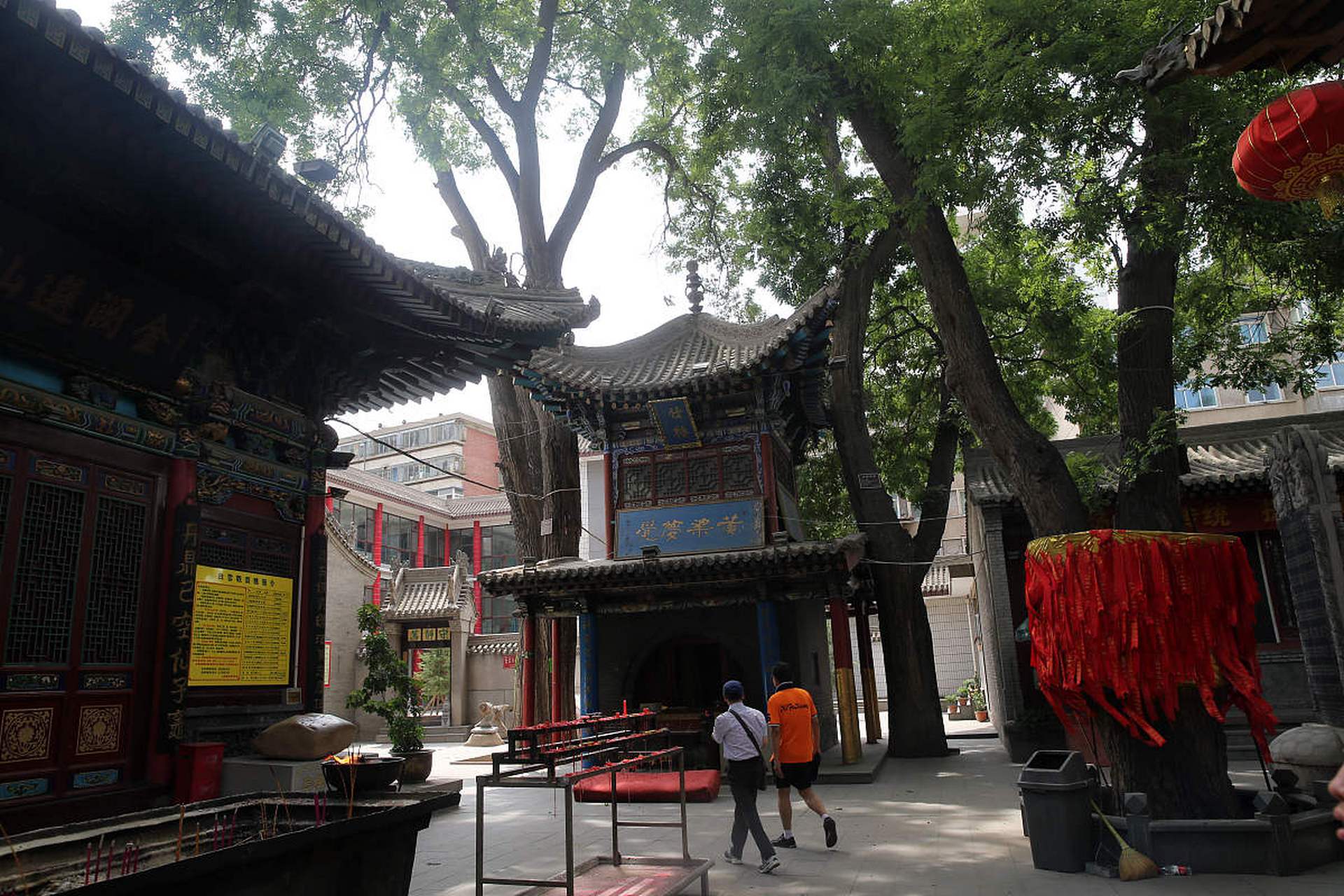 窦村古戏台,它就像一位历史的长者,静静地诉说着过去的故事.