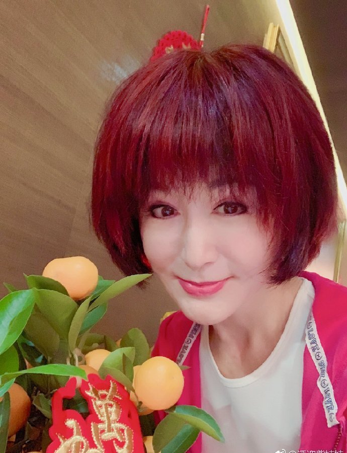 看35年前的潘迎紫,再看73岁潘迎紫近照,才知道什么叫不老女神!