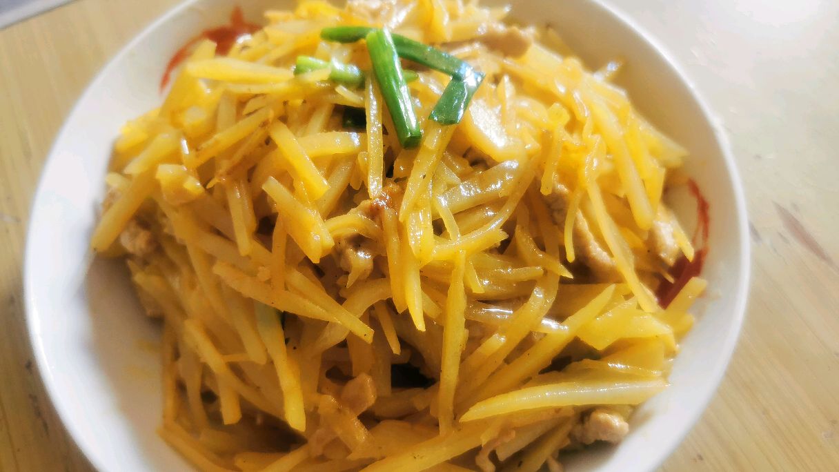 土豆丝炒肉丝,满满的小技巧,看看大厨怎么炒的