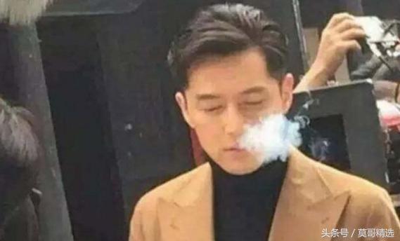 胡歌抽烟照曝光,简直帅到没朋友,网友:胡歌除外,讨厌抽烟的人