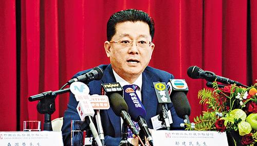 年薪2400万,赠股市值3.29亿 郝建民履新岁宝百货