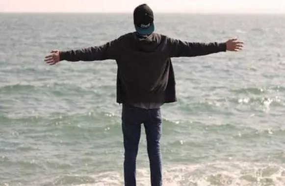 感情中,女人有没有"安全感",就看男人给没给她这四样东西!