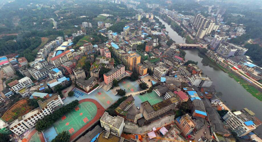 四川宜宾叙州区最大的镇,人口约10万,是全国重点镇