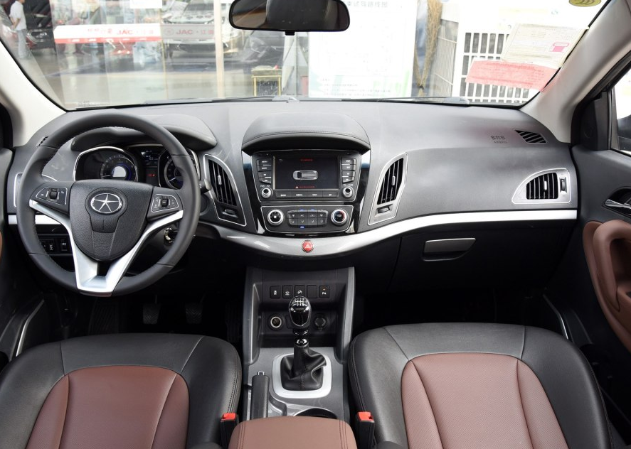 瑞风s5内饰的话,只能说是中规中矩,没有让人有惊艳的感觉,风格照以往