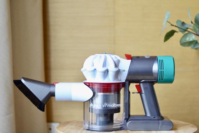 戴森v7 mattress手持除螨吸尘器能有效改善鼻炎 看完评测肯定买