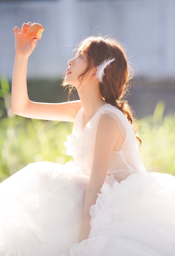 艺术摄影:完美的面容,草原上的精灵小公主!