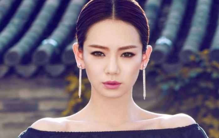 戚薇:一个有着成熟爽朗御姐形象的女演员