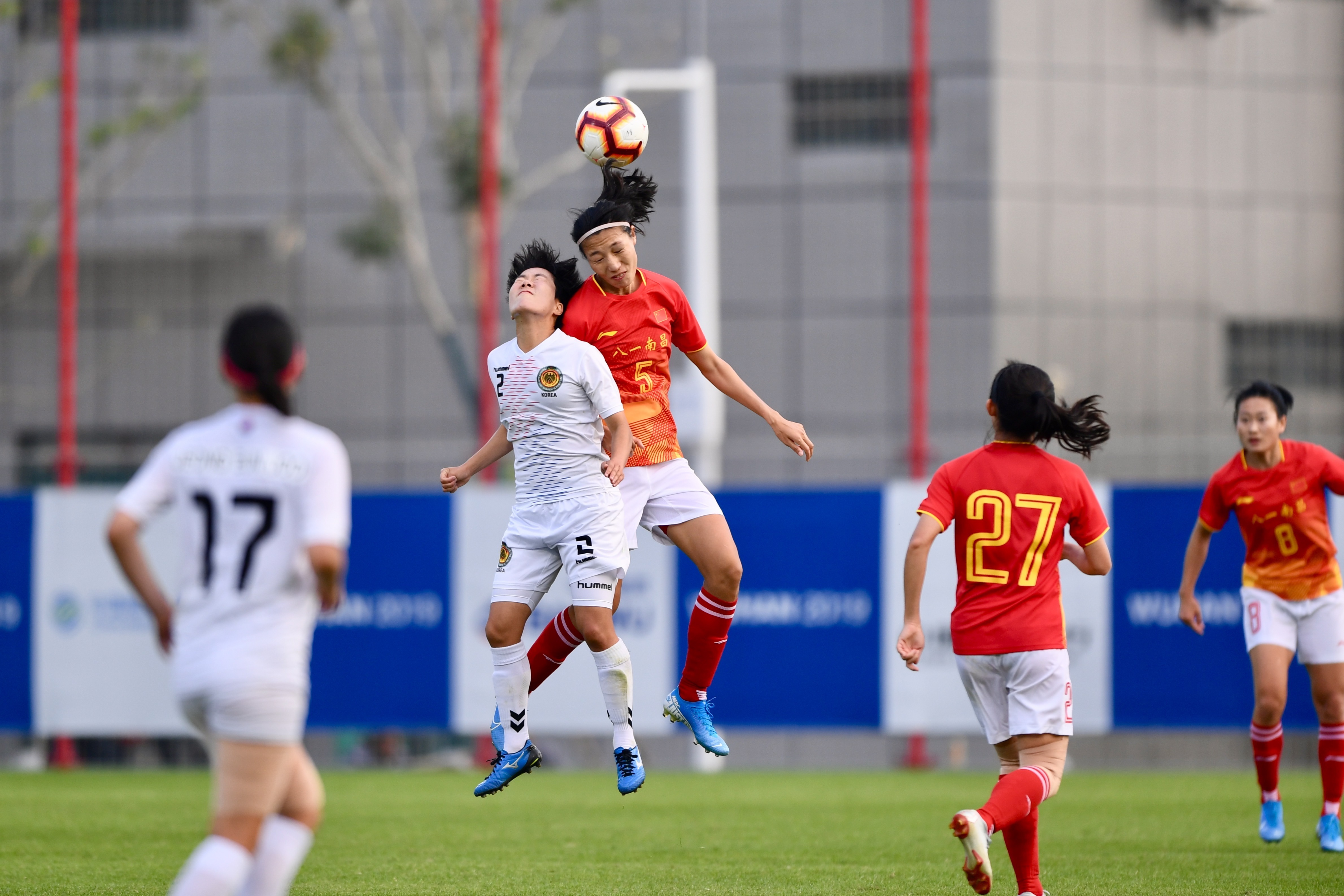 足球——女子小组赛:中国胜韩国(2)