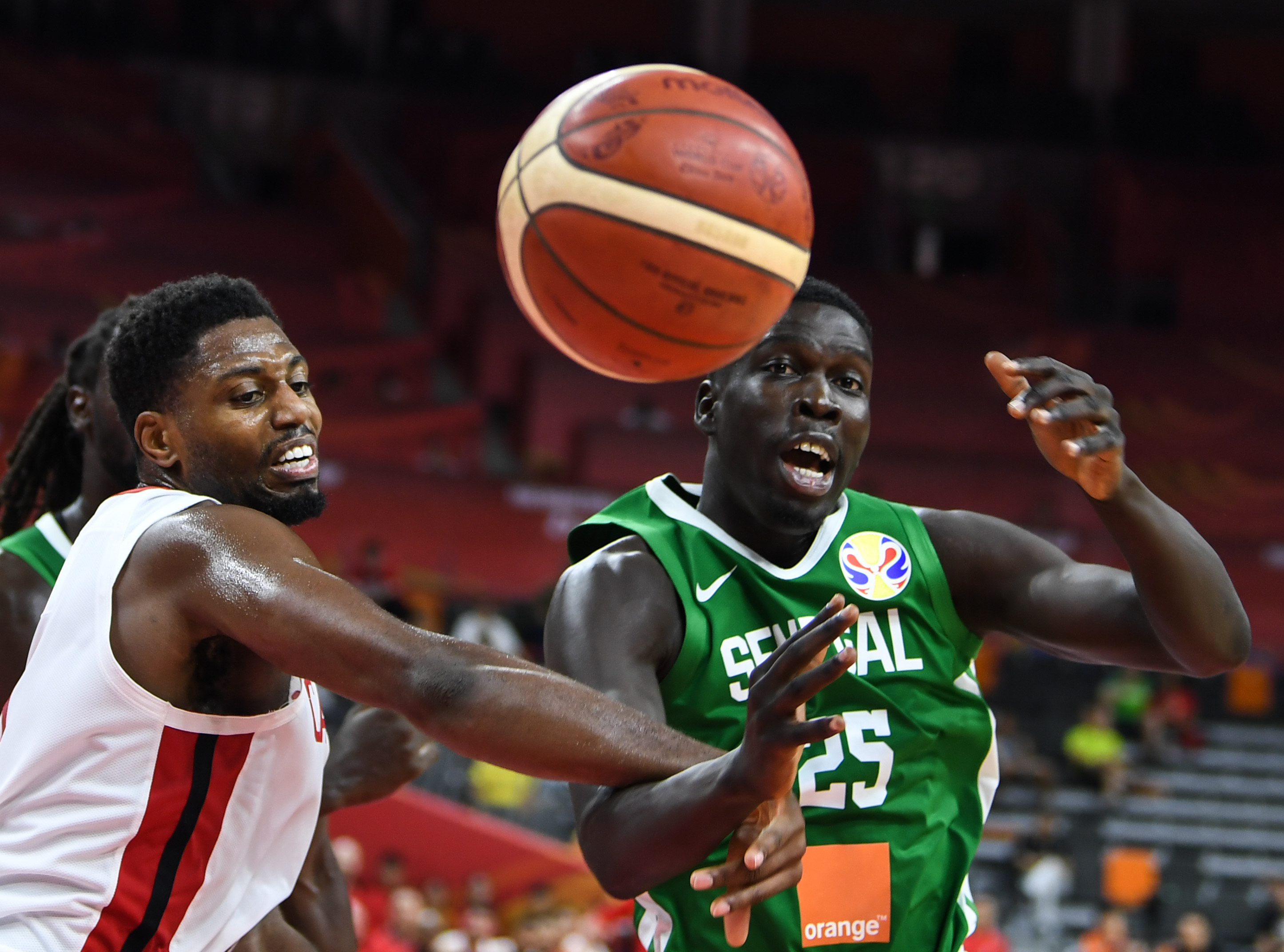 篮球世界杯|小组赛:加拿大队胜塞内加尔队