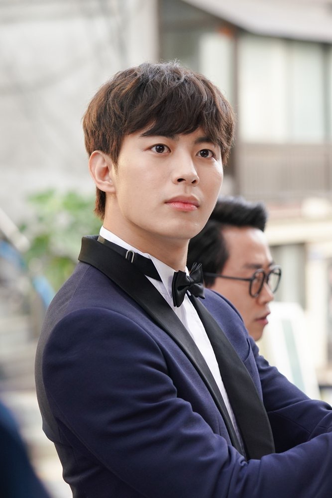 "魔女的爱情"李弘彬,脱掉运动服后,贵公子姿态"女心狙击"