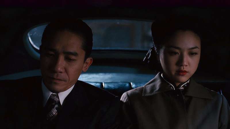 色戒:王佳芝对易先生也太上心了,没想到等他下班等了两个小时!,影视,爱情,好看视频