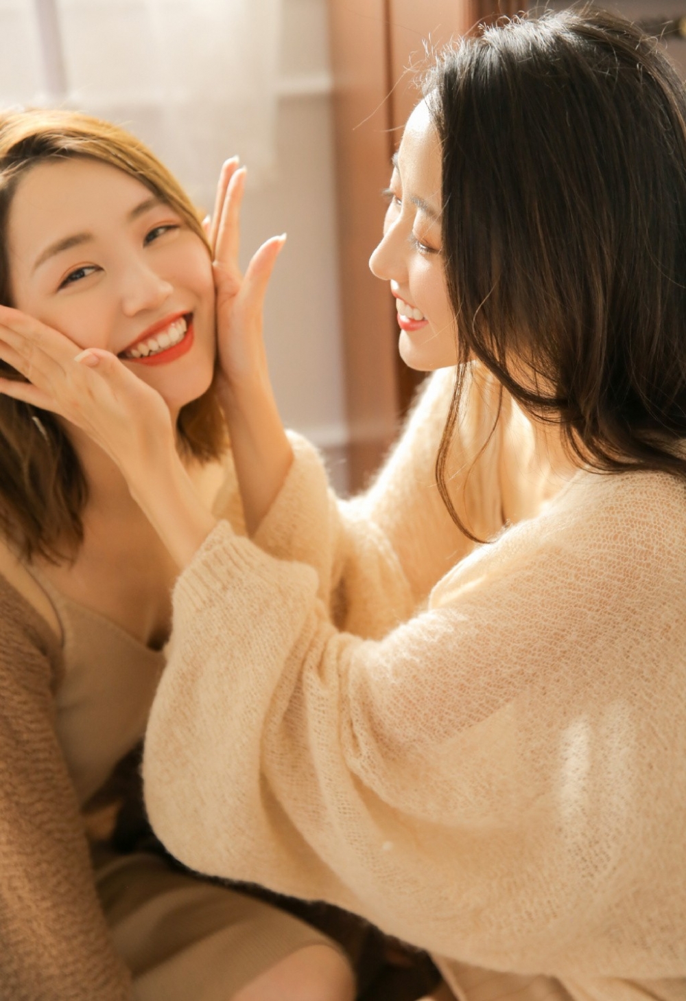 台湾美女姐妹花闺房唯美艺术私房写真