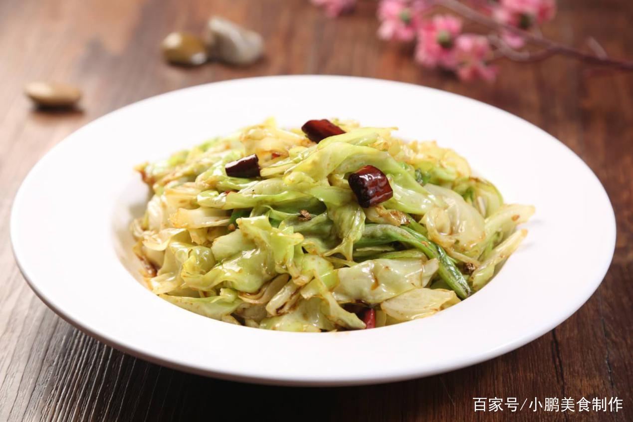 爆炒卷心菜(爆炒卷心菜的做法视频)
