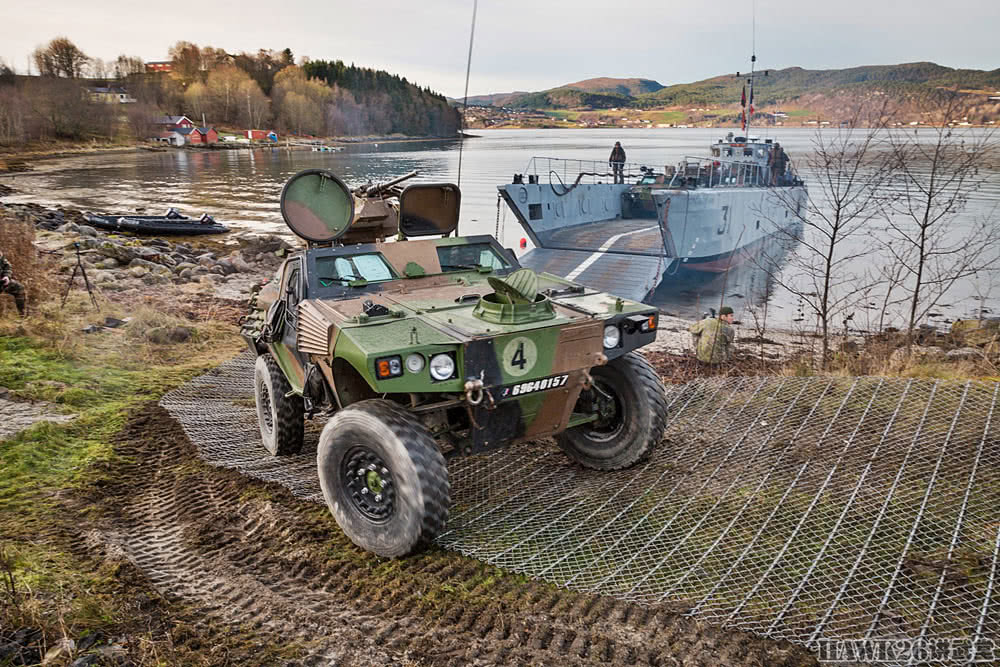 "三叉戟接点2018"法国海军lcat快速登陆艇展现独特价值