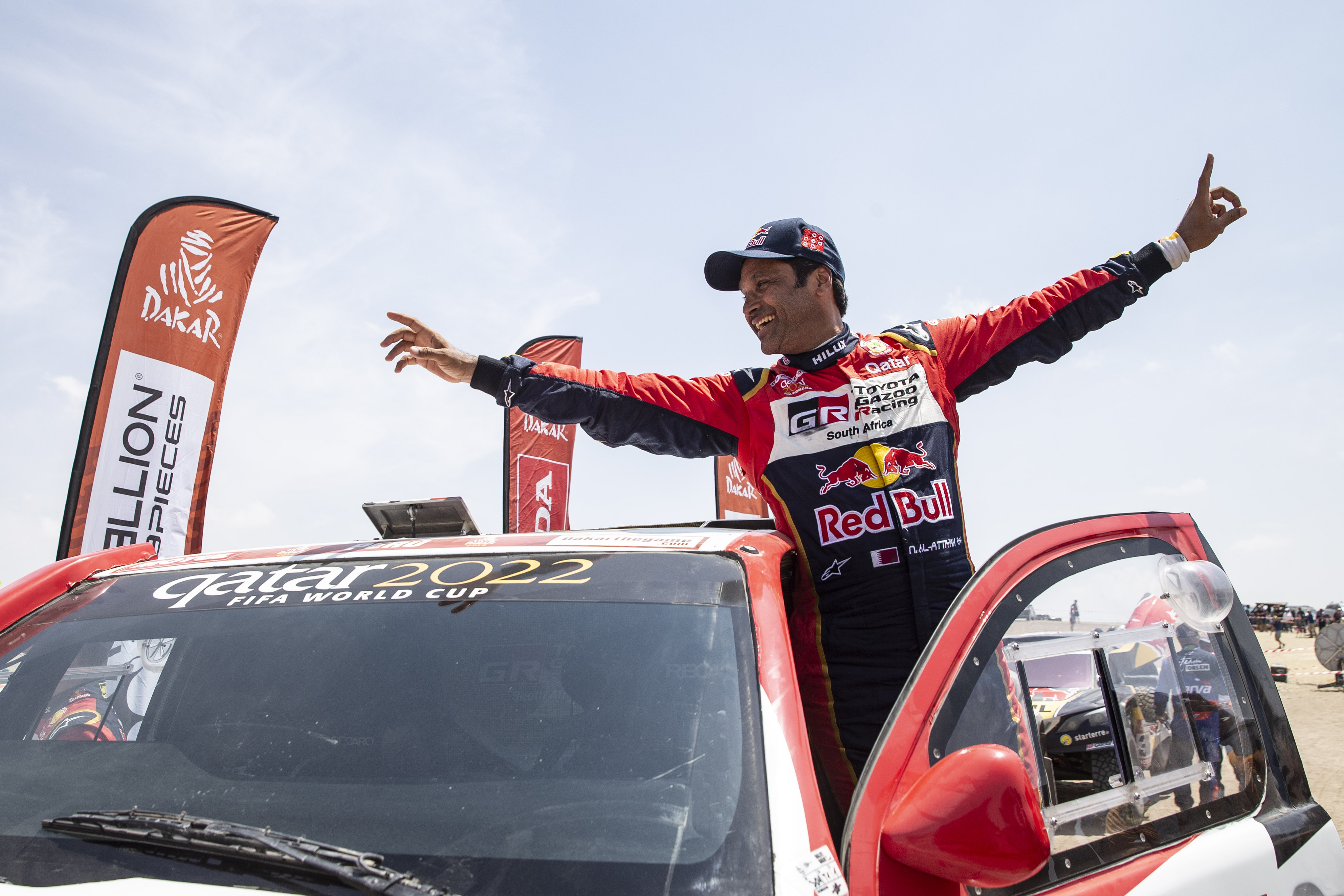 赛车——达喀尔拉力赛:纳赛尔·阿提亚夺得汽车组总冠军