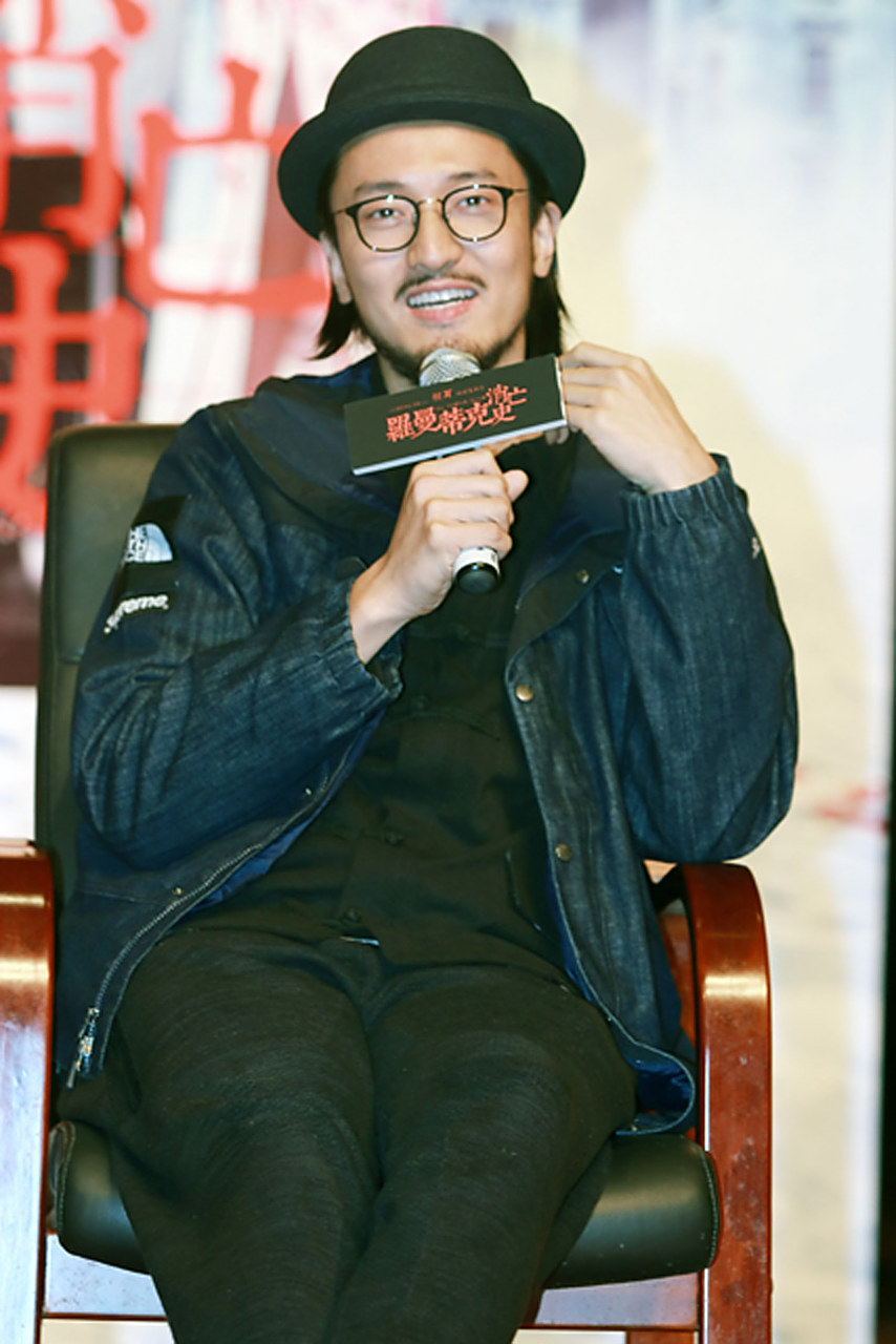 近日,电视剧《孤注一掷》中王传君饰演的角色备受关注.