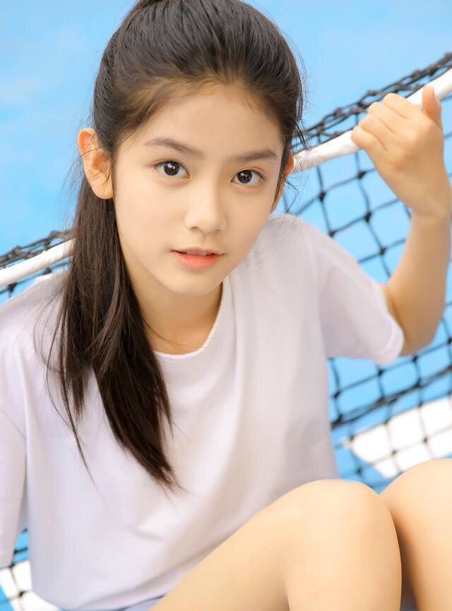 赵蕴卓:小梁思申,12岁就如此漂亮,还被称"小章子怡"
