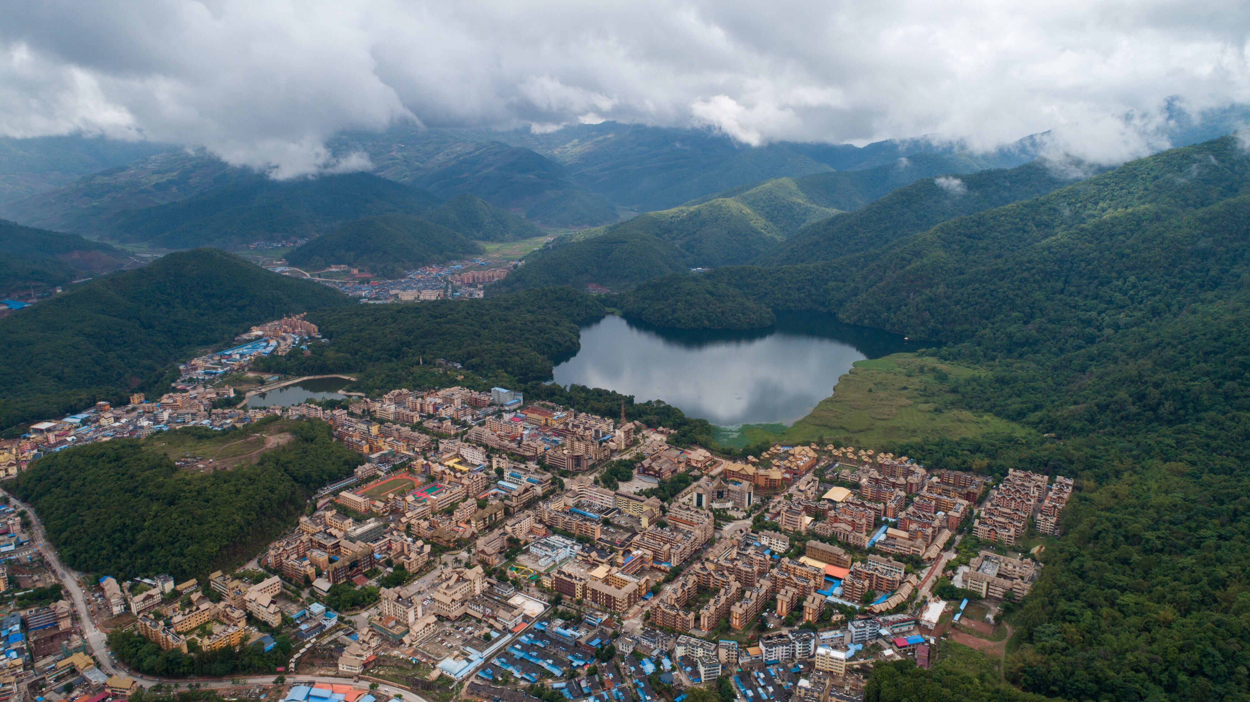 "人类童年·西盟佤部落"成长记    西盟佤族自治县勐梭镇班母村