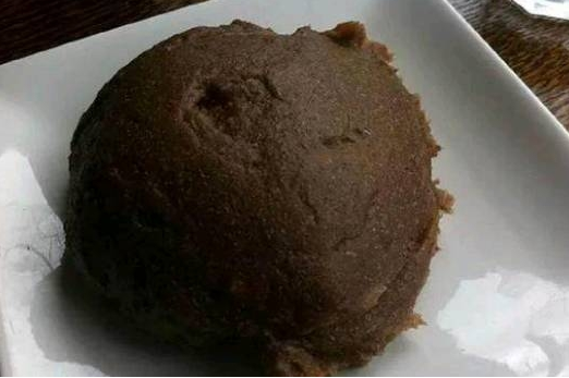 维多利亚湖畔的特色美食蚊子汉堡,蛋白质是牛肉6倍,体验下吗?