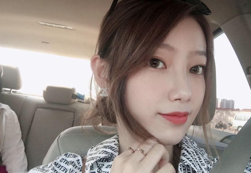 rng太太团解散纷纷退出微博,仅剩姿态女友日常秀恩爱!