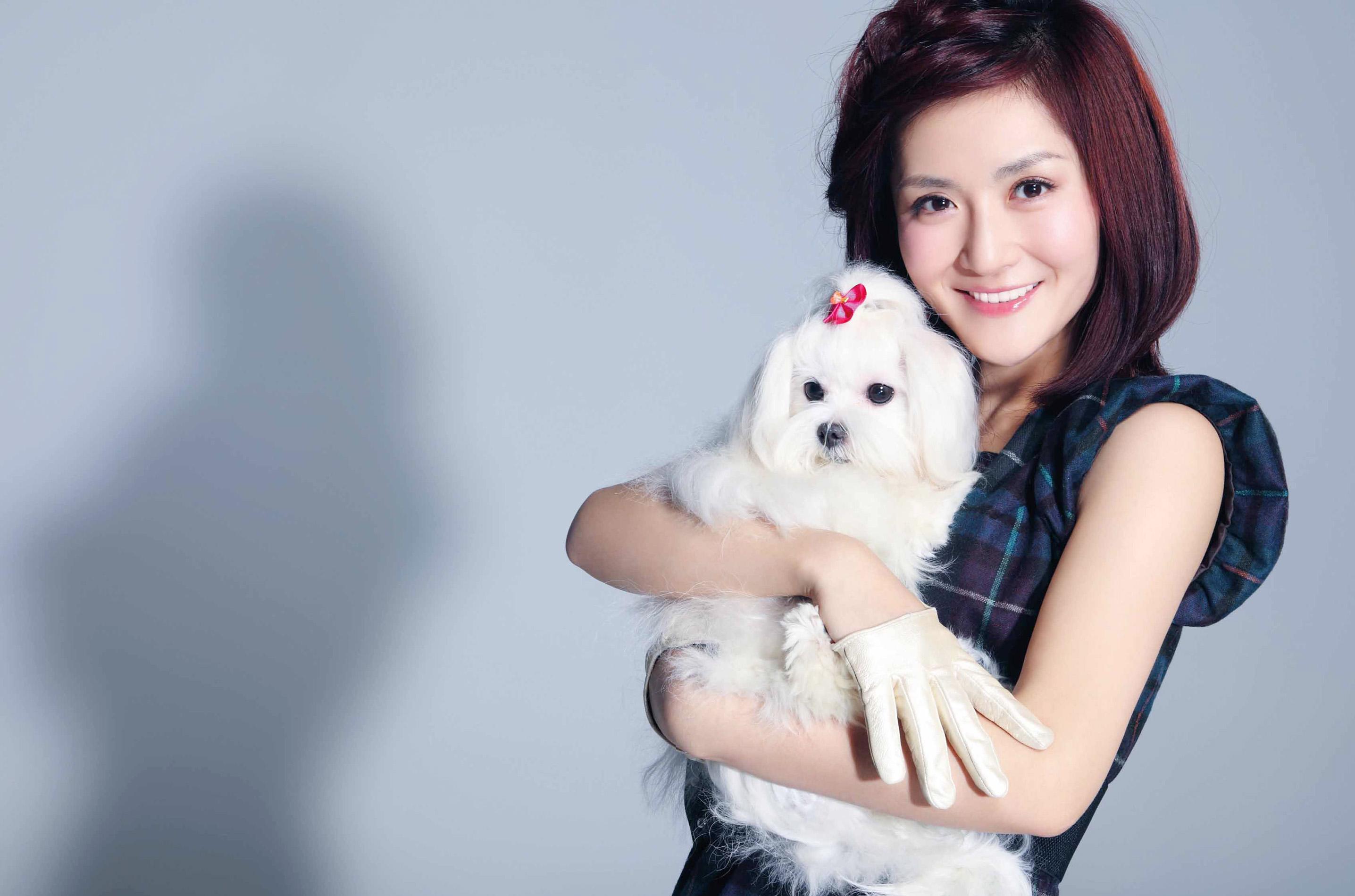 谢娜是一个可爱的精灵,将快乐发挥得淋漓尽致,令人捧腹大笑!