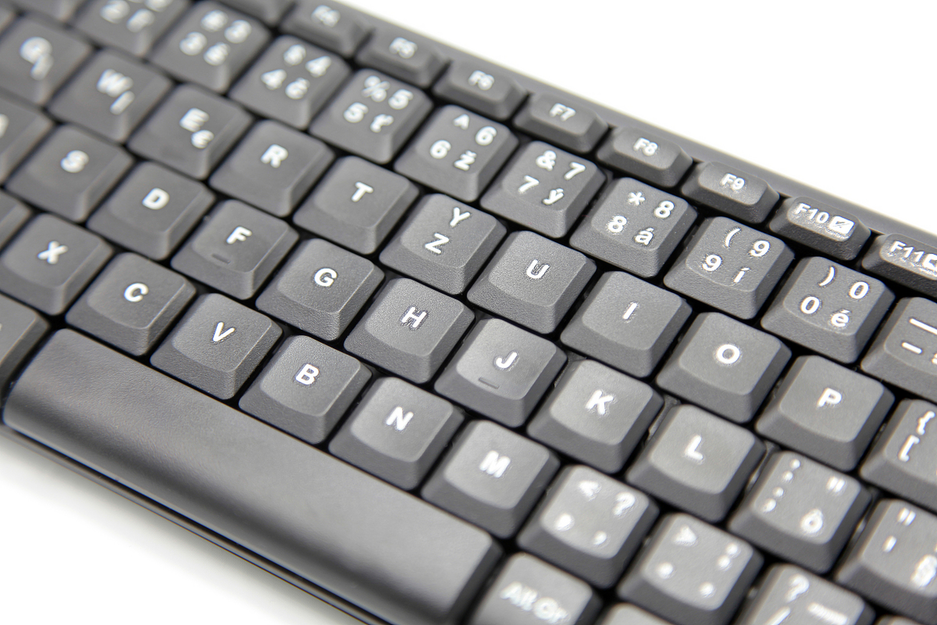 键盘数字键打不出来可能是由于数字键盘被锁定,键盘驱动程序损坏,键盘