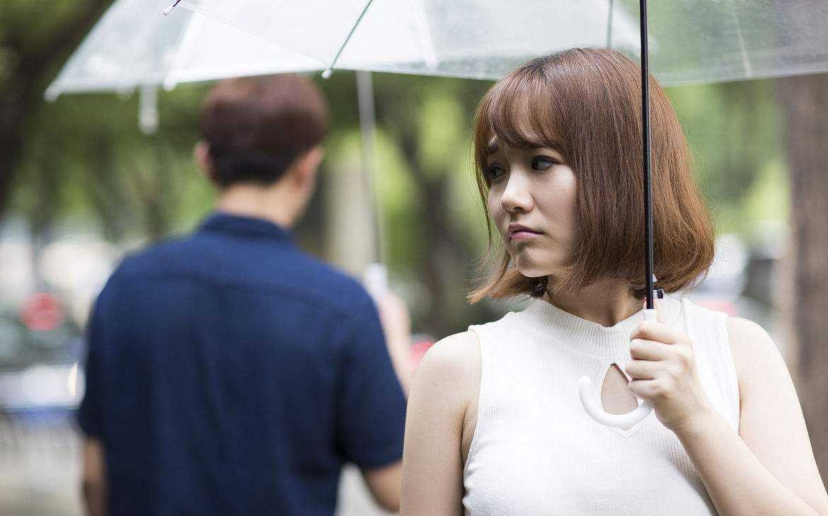 男人和女人分手后的区别,有时候,男人或许比女人更痴情