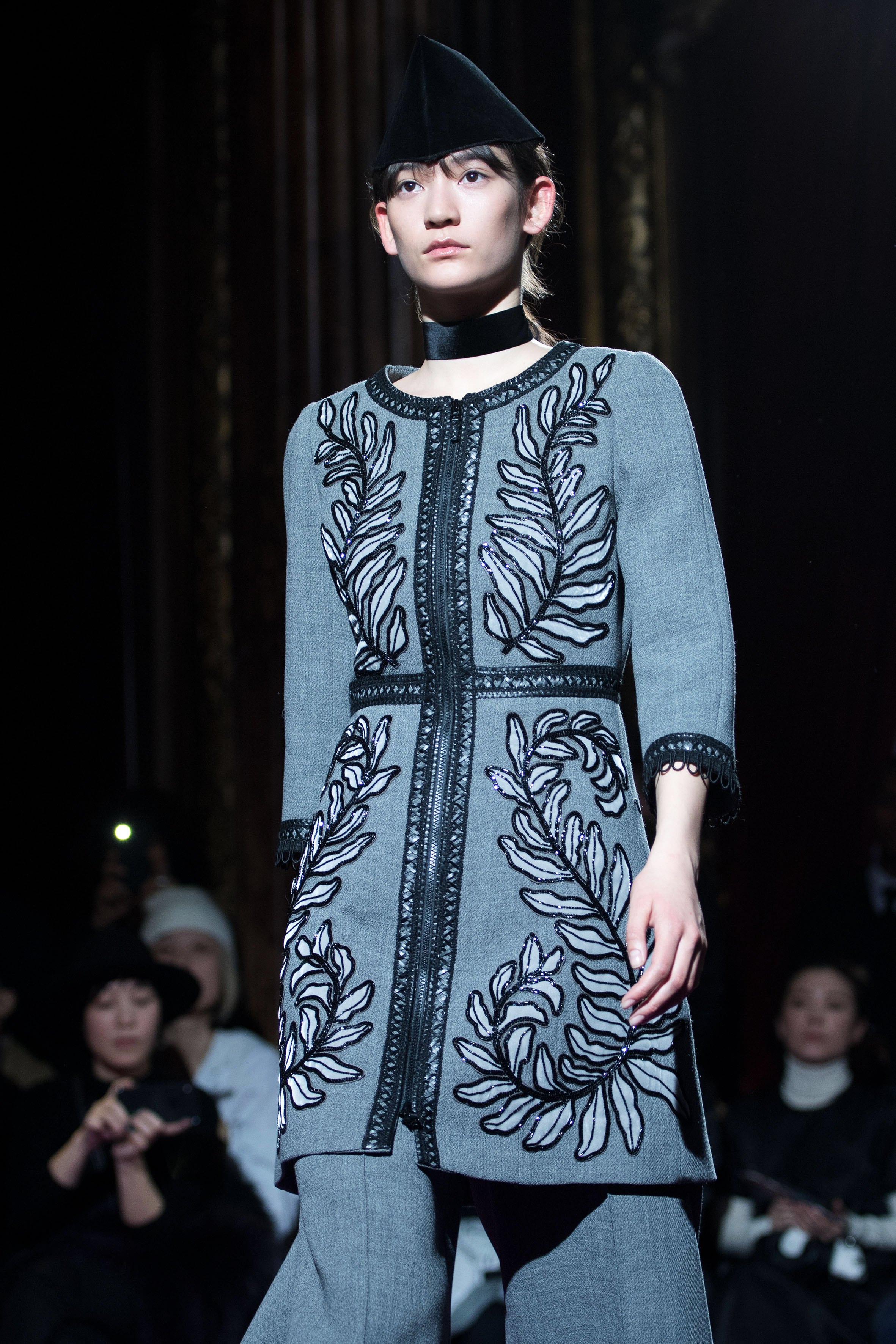 巴黎时装周——设计师鄞昌涛作品时装秀[11]