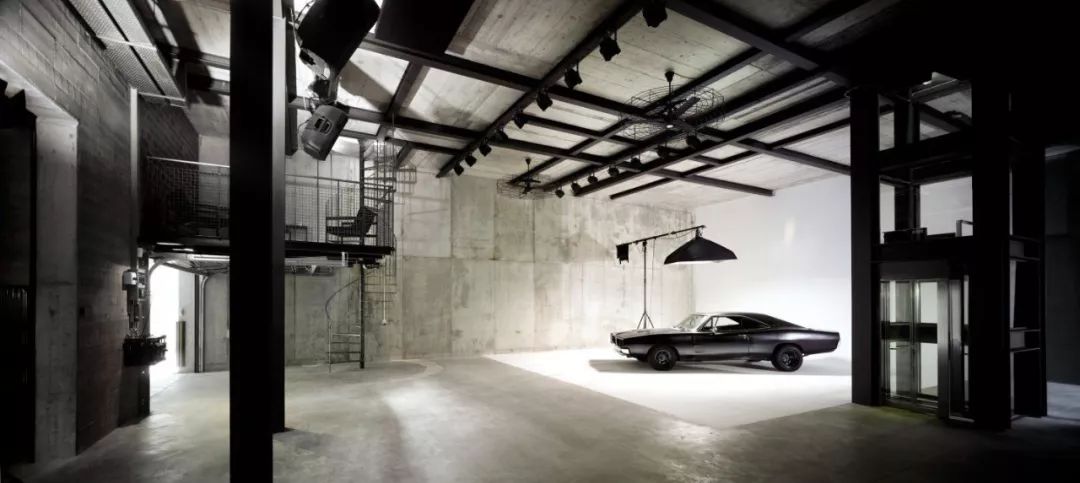 3个的工业风别墅,鬼才设计,太酷了!