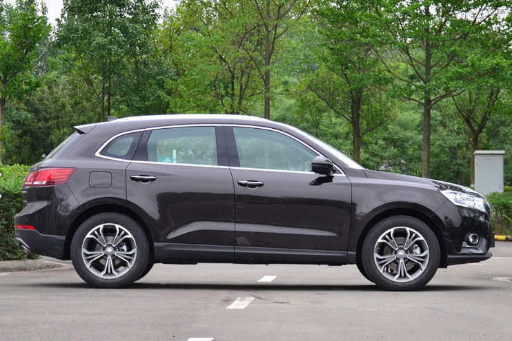 宝沃bx7 28t四驱旗舰型,威严稳重,彰显动感流线之美