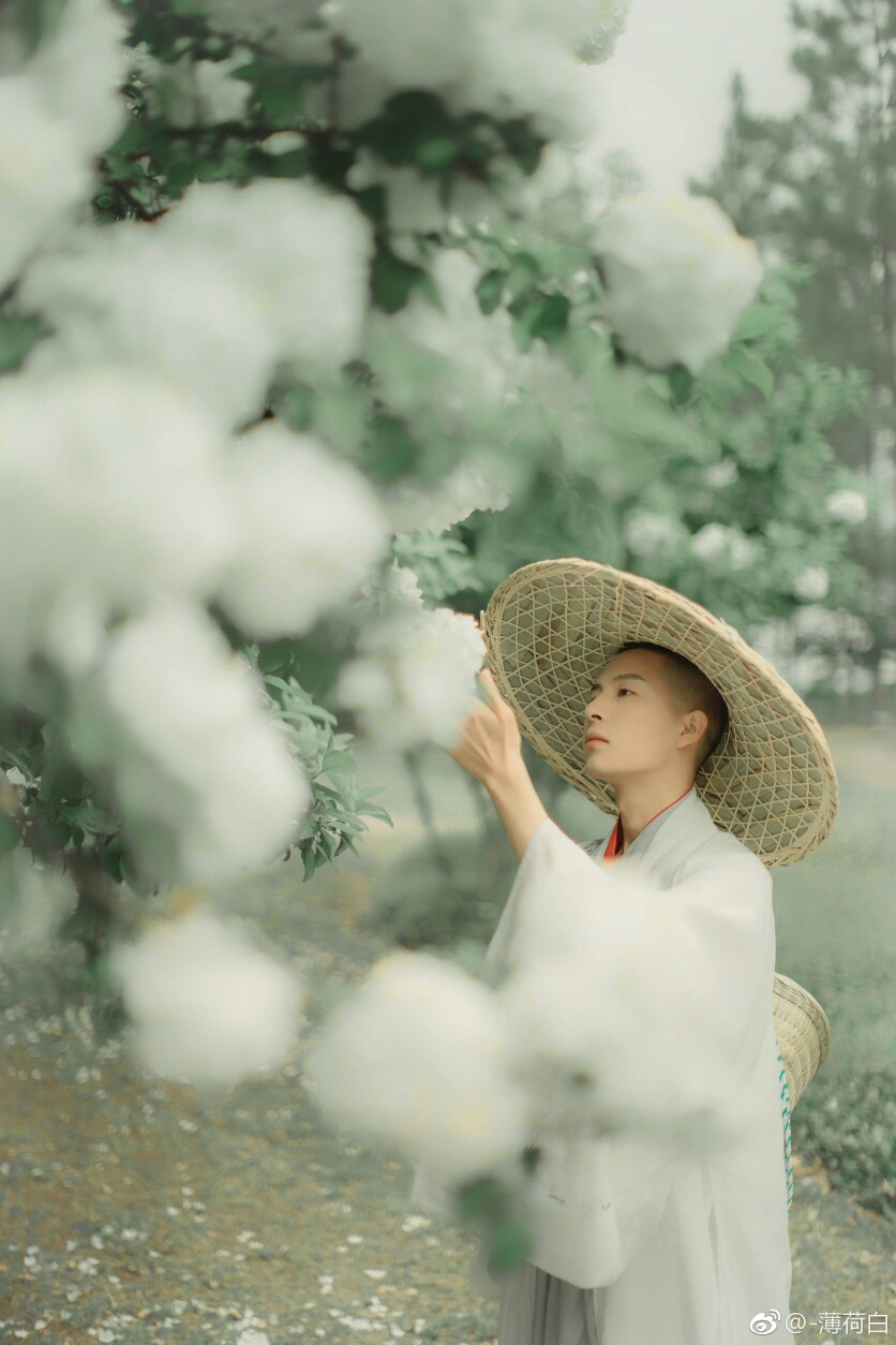 情僧不止仓央嘉措,这位诗僧也不应该被人遗忘