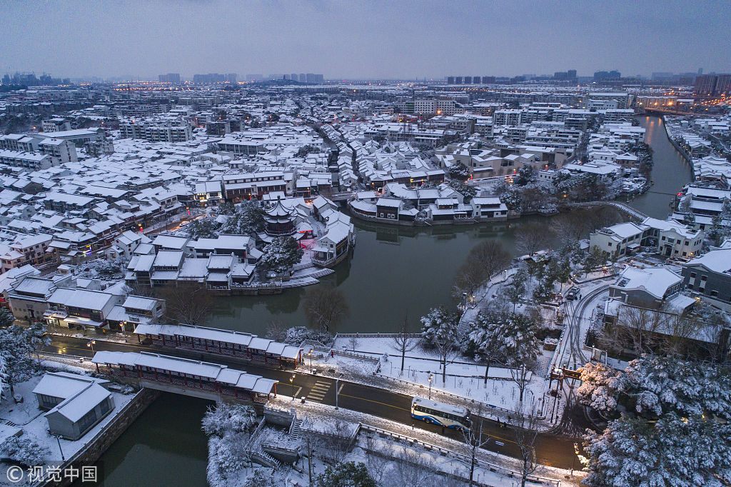 航拍苏州阊门外雪景 古城银装素裹美不胜收