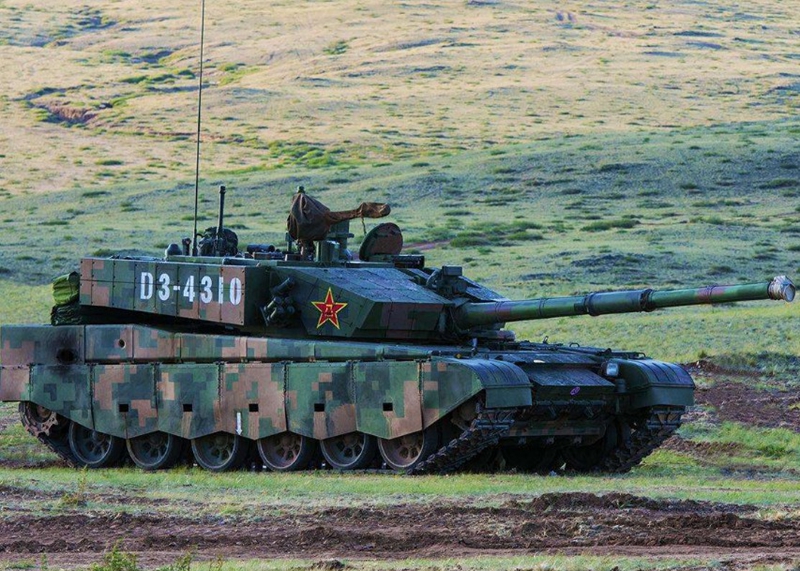 就是这款95式自动步枪,它是陆军必备的枪械,也是最基本的枪械,我国的