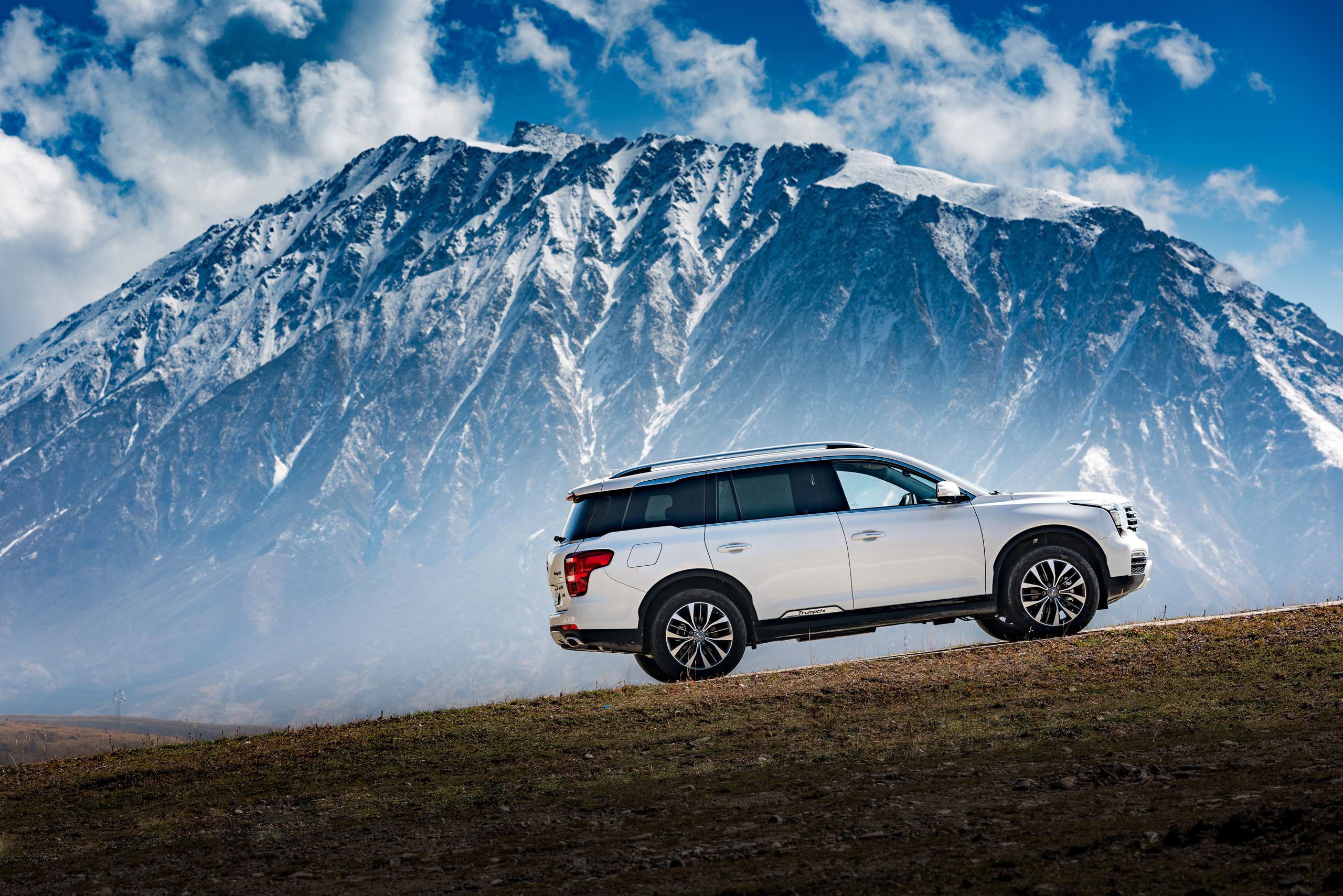 gs4,内饰做工优异,外观帅气十足,这么好的车不考虑一下吗?